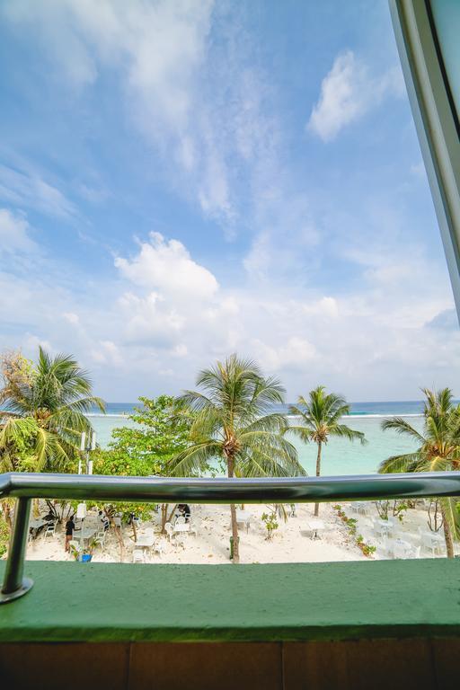 Relax Beach Inn Male Exterior photo
