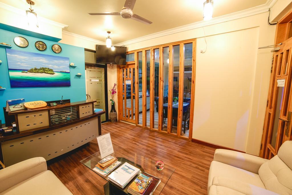 Relax Beach Inn Male Exterior photo
